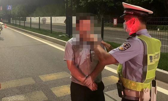 男子铤而走险从惠州赶来珠海，刚下高速就被抓！想想都怕！