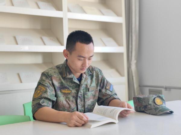 那个北大入伍的年轻人,去了炊事班 那个北大入伍的年轻人,去了炊事班