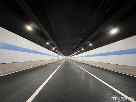 通车！“世界级挑战性工程”汕头海湾隧道今天上午开放