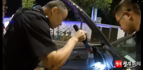 车辆持续报警车主吓得求助，警民联手排查发现原来是防冻液缺失