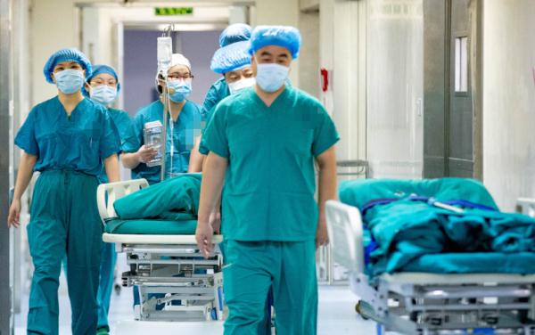 男子珠海大道开车打瞌睡,下一秒昏迷过去!儿子在东莞心急如焚…… 男子珠海大道开车打瞌睡,下一秒昏迷过去!儿子在东莞心急如焚……