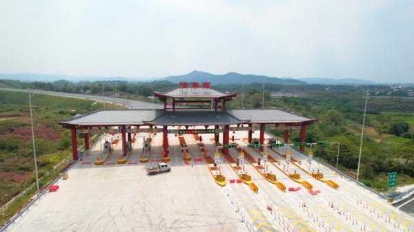 通车啦!这段高速成为江西对接粤港澳大湾区的运输大通道 通车啦!这段高速成为江西对接粤港澳大湾区的运输大通道