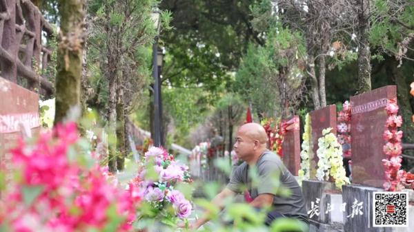 退役军人为数千烈士守墓近30年