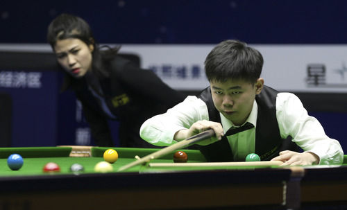 袁思俊、吕昊天晋级斯诺克英国公开赛八强