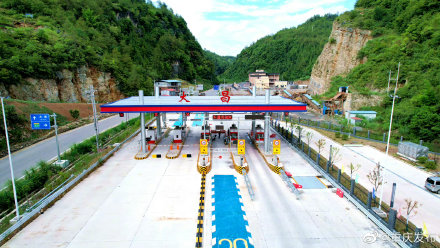 巫山至大昌高速今日通车