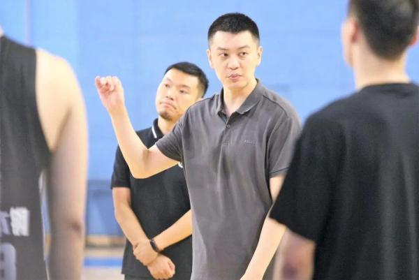 辽宁男篮举行媒体开放日，郭艾伦：回归大家庭很开心