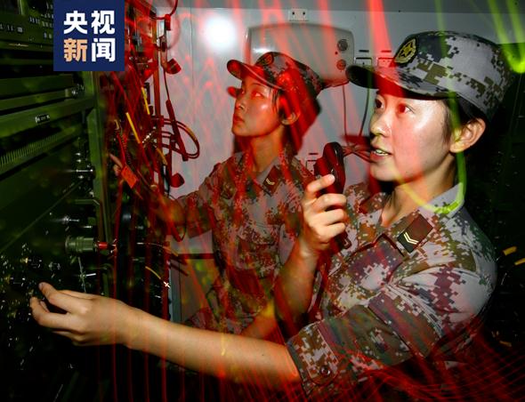 这个女孩真飒! 这个女孩真飒!