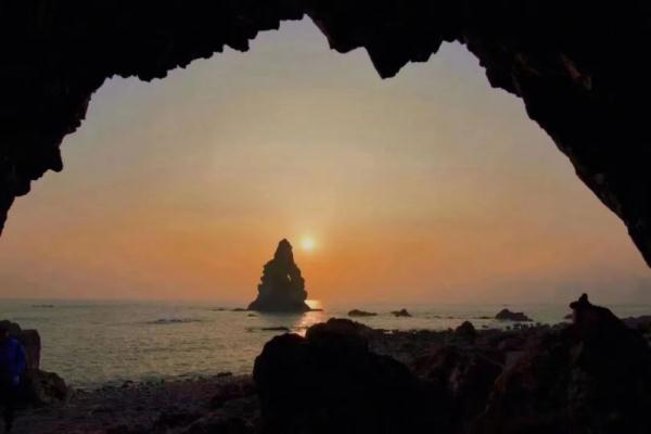 确定修复!一夜之间“石老人”海蚀柱坍塌 崂山区已回应 确定修复!一夜之间“石老人”海蚀柱坍塌 崂山区已回应