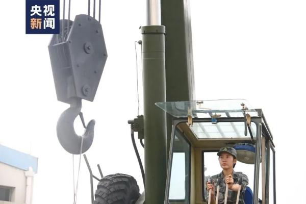 这个女孩真飒! 这个女孩真飒!