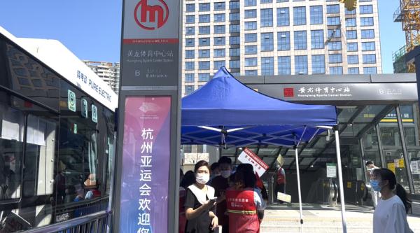 西湖赏桂避堵秘籍,只因上了这辆车... 西湖赏桂避堵秘籍,只因上了这辆车...