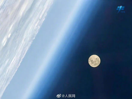 神十四航天员在轨拍摄地球大片