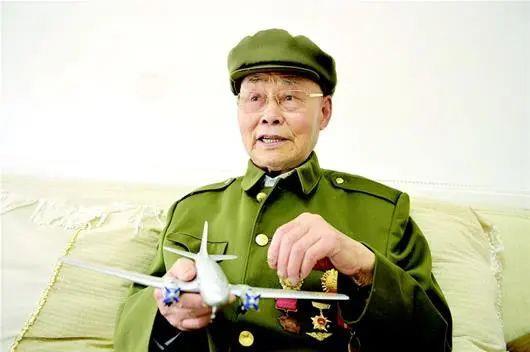 曾三次穿越“蘑菇云”取样!年过九旬的他从未忘记 曾三次穿越“蘑菇云”取样!年过九旬的他从未忘记