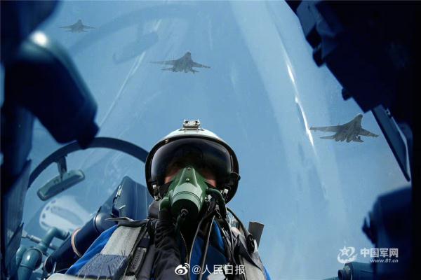 铁翼苍穹！空军战机超燃高清壁纸