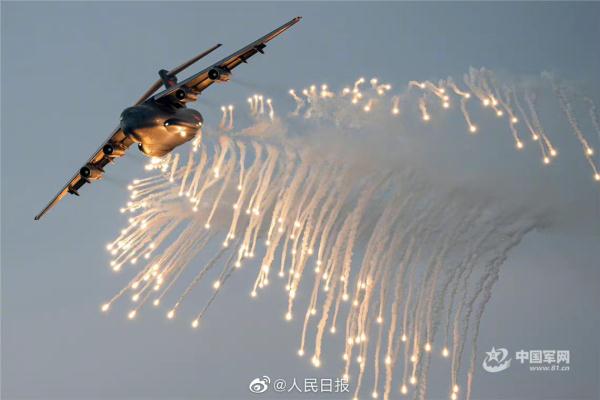 铁翼苍穹！空军战机超燃高清壁纸