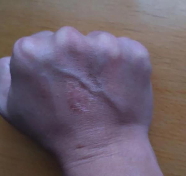 “那一刻，我与死亡就差一声枪响。”