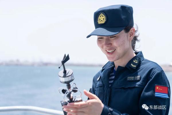 这个女兵太飒了!驾驶战舰到访26国,航迹可绕地球12圈…… 这个女兵太飒了!驾驶战舰到访26国,航迹可绕地球12圈……