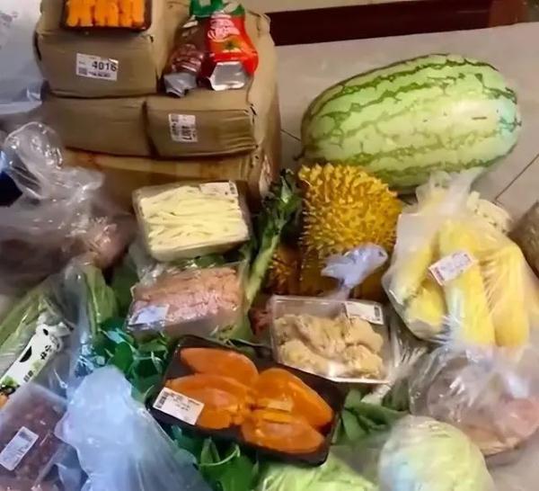 国庆节外甥们又来了！暑假16个外甥曾花掉舅舅6万私房钱……