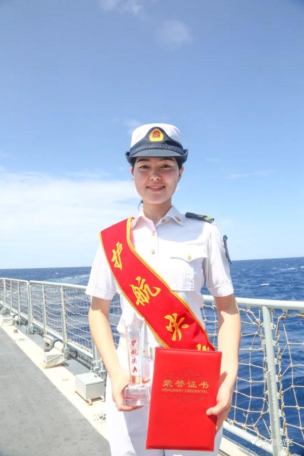 这个女兵太飒了!驾驶战舰到访26国,航迹可绕地球12圈…… 这个女兵太飒了!驾驶战舰到访26国,航迹可绕地球12圈……