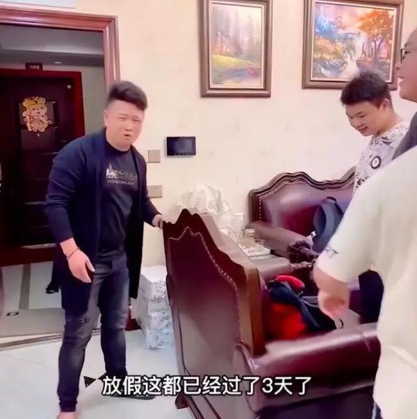 国庆节外甥们又来了！暑假16个外甥曾花掉舅舅6万私房钱……
