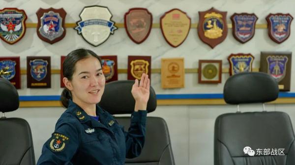 这个女兵太飒了!驾驶战舰到访26国,航迹可绕地球12圈…… 这个女兵太飒了!驾驶战舰到访26国,航迹可绕地球12圈……