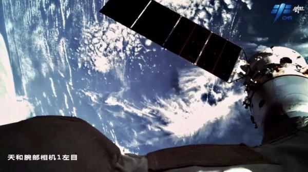 太空养生舱不吃饭_第一视角看航天员舱外攀爬_中国空间站美景