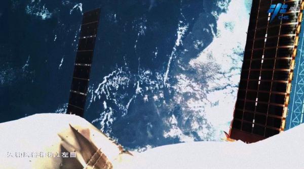 第一视角看航天员舱外攀爬_太空养生舱不吃饭_中国空间站美景
