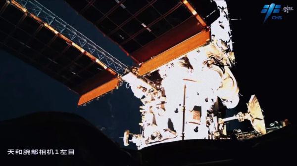 太空养生舱不吃饭_第一视角看航天员舱外攀爬_中国空间站美景