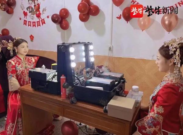 双胞胎姐妹同日出嫁爆红，姐姐回应