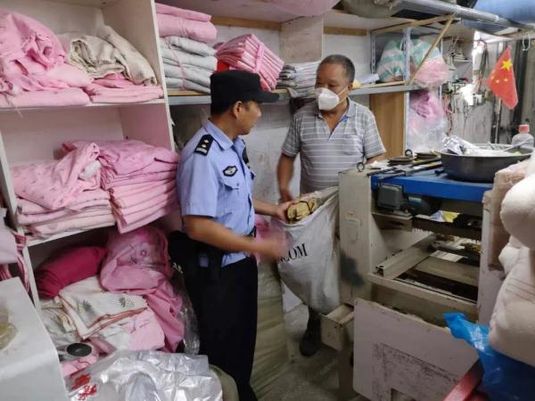 滁州：发现棉被里8万现金，她这样做...