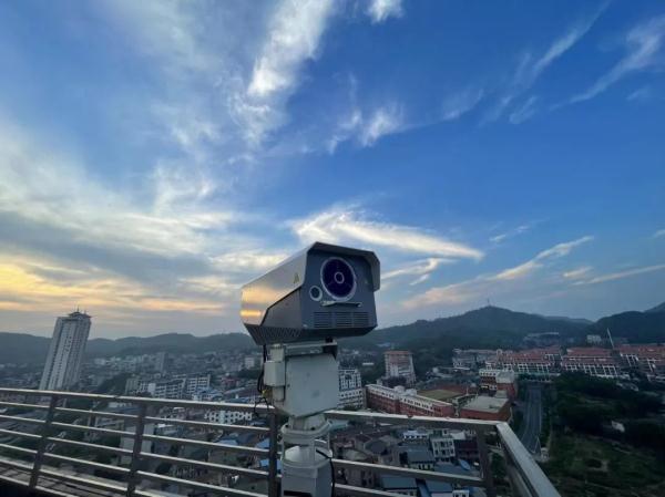 合肥夜空现“神秘射线”?原来在做这件事! 合肥夜空现“神秘射线”?原来在做这件事!