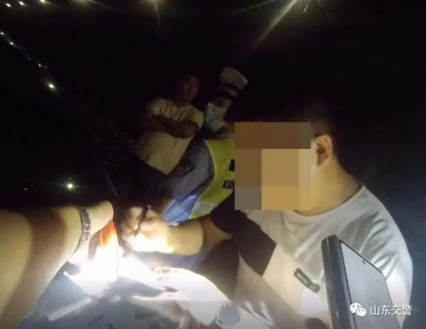 男子遇交警查酒驾，竟谎称“我没有开车”！