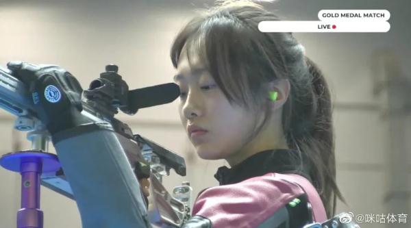 18岁高三女生勇夺四金!从进校队到成为世界冠军她才用了6年 18岁高三女生勇夺四金!从进校队到成为世界冠军她才用了6年