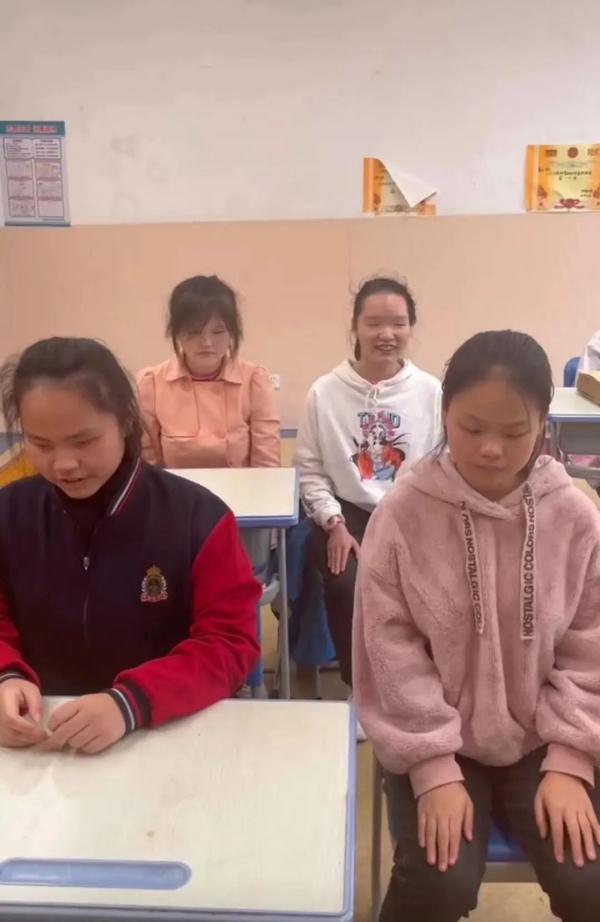 惊艳全网的“最美瞬间”!湖南4位女孩合唱爆红 惊艳全网的“最美瞬间”!湖南4位女孩合唱爆红