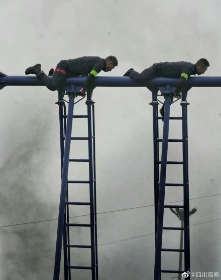 这不是电影 这是特警训练现场