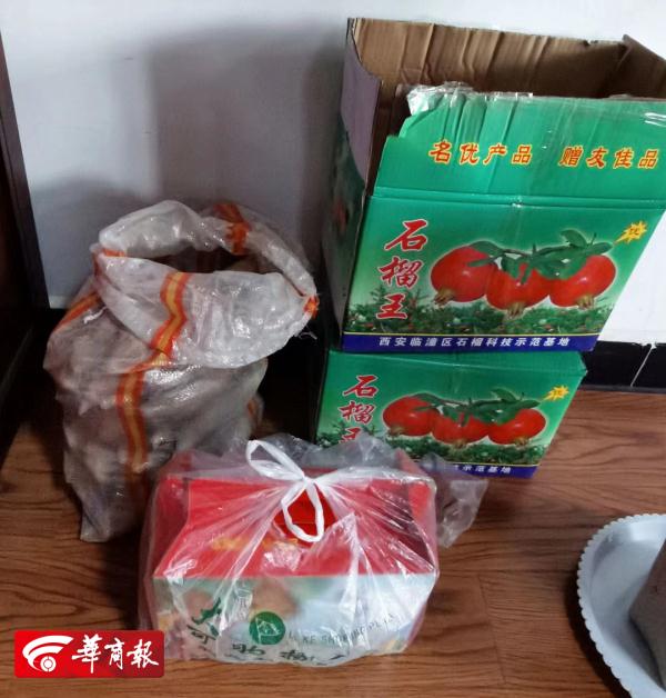 十年前白菜滞销遇到好心人，男子为感恩每年送自家土特产