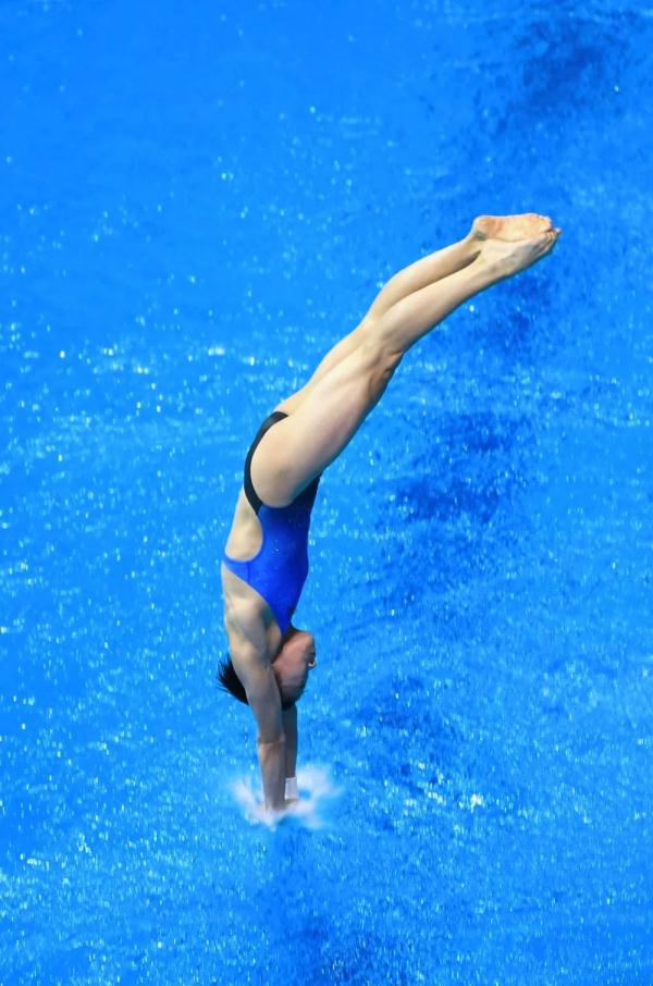 首次参加世界杯的全红婵，赢得一位裁判满分评判！