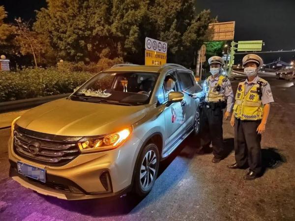 就在厦门金山路，女子凌晨酒驾被查？警方调取监控发现……