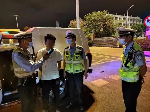 就在厦门金山路，女子凌晨酒驾被查？警方调取监控发现……