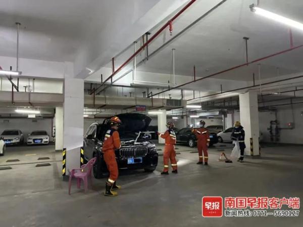 长3米重10斤!南宁一小区车库出现眼镜王蛇,消防紧急提醒 长3米重10斤!南宁一小区车库出现眼镜王蛇,消防紧急提醒