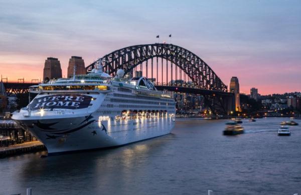 一入澳邮轮暴发新冠疫情　约两千游客在船上隔离