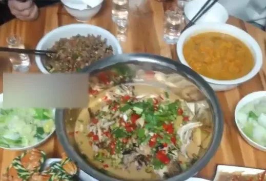 女子上门代炒菜!收费标准曝光....网友沸腾了 女子上门代炒菜!收费标准曝光....网友沸腾了