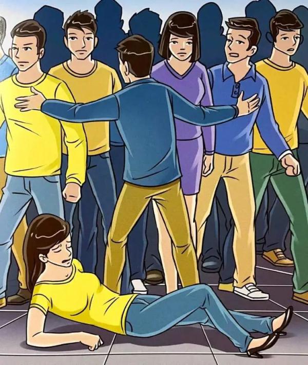 在拥挤场所如何自我防护？跌倒后如何自救…注意这些要点！