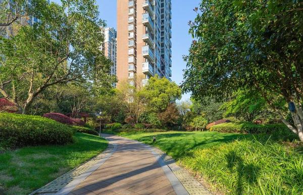 孩子在小区被流浪狗咬伤……遇到这些情况该咋办?民法典有规定! 孩子在小区被流浪狗咬伤……遇到这些情况该咋办?民法典有规定!