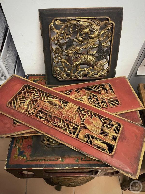 案头石狮子、百蝶绣……清华女博士把宿舍变“明清老物件博物馆” 案头石狮子、百蝶绣……清华女博士把宿舍变“明清老物件博物馆”