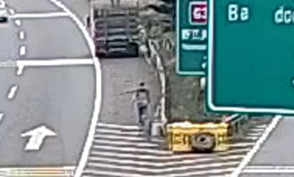 高速交警来电感谢！这个过路司机做了什么?