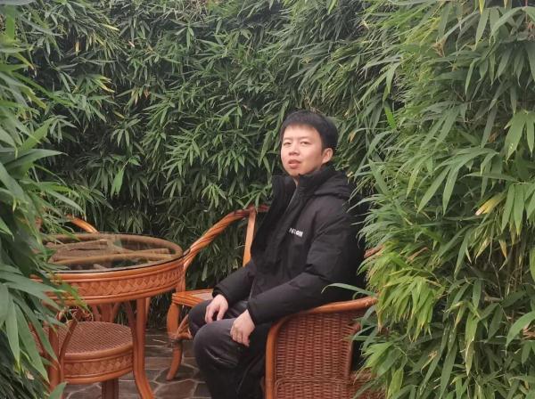 看了他的画，好治愈
