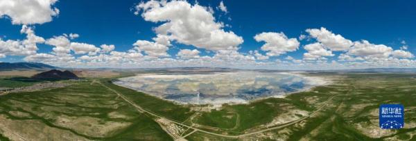 新华全媒+丨新疆:“三山两盆”孕育湿地之美