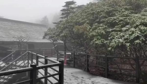 今天，昆明这个地方下雪了！！！