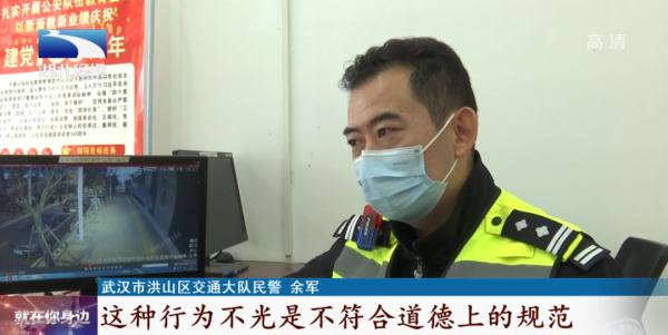被堵几小时，车主怒了，竟做出这种行为，警方提醒……