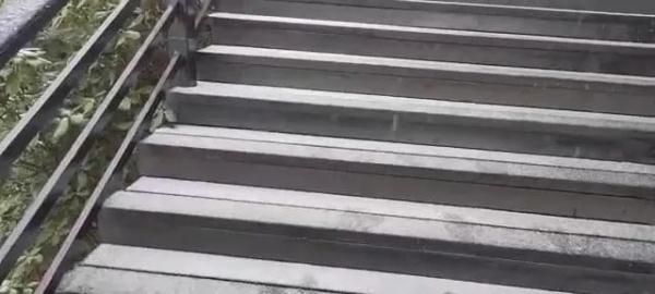 今天，昆明这个地方下雪了！！！